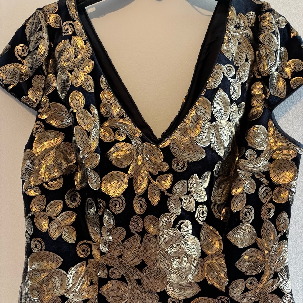 Adrianna Papell Black Midi Dress with Gold Floral Sequin Overlay - Picture 3 of 5